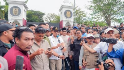 Gubernur Sulbar Temui Pendemo, Janji Cabut Izin Tambang yang Langgar Hukum