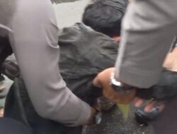 Viral…!!! Video Dugaan Oknum Polisi Aniaya Peserta Aksi Saat Demo di Kantor Gubernur Sulbar