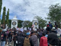 Ingin Bertemu Gubernur Sulbar, Warga Desak Cabut Izin Tambang Pasir di Mamuju