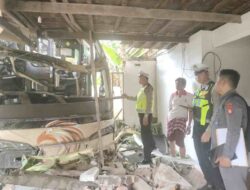 Bus Antarprovinsi Tabrak Rumah Warga di Polman, Lima Luka-Luka, Kerugian Rp150 Juta