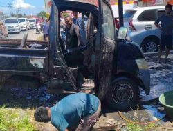 Mobil Pikap Terbakar Saat Diservis di Bengkel, Mesin Meledak Disambar Api