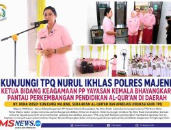 Ny. Rena Rusdi Kunjungi Majene, Serahkan Al-Qur’an dan Apresiasi Dedikasi Guru TPQ