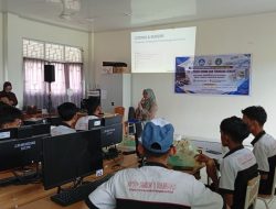 ‎Dosen Pendidikan Fisika Gelar Pengabdian, Siswa SMKN 1 Rangas Praktik Coding Arduino dan Sensor‎‎